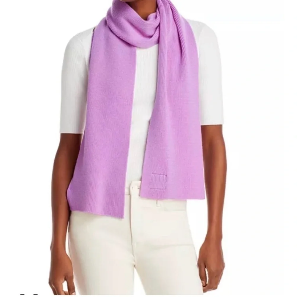 Authentic New Versace Medusa Wool Ribbed Knit Lilac Scarf